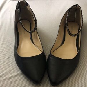 BCBGeneration Black flats